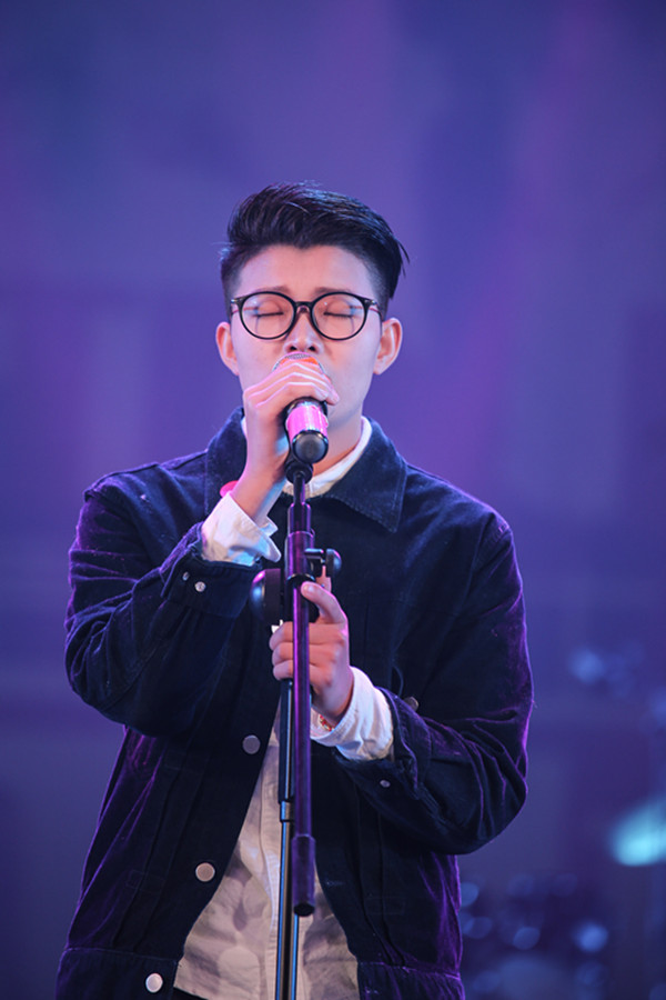 日本动漫
十佳歌手演唱会暨艺术团结汇顺利举行